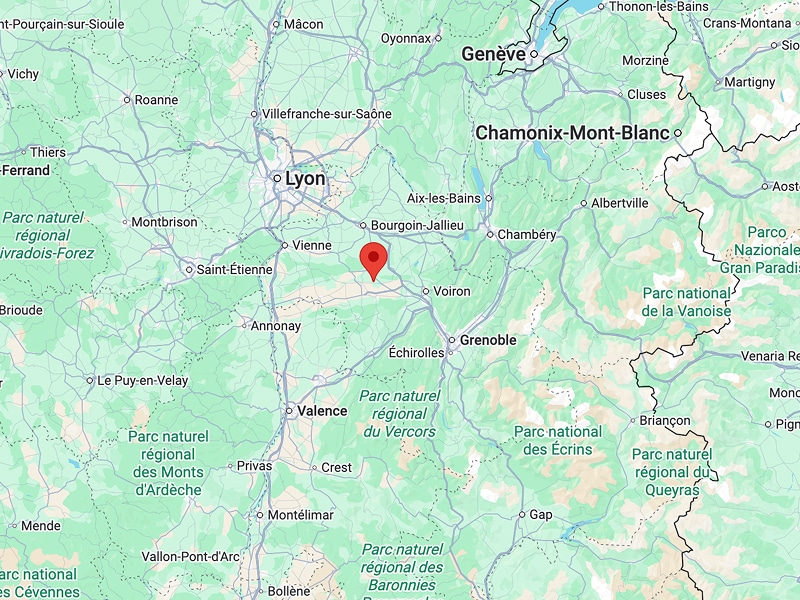 Carte des Alpes : Localisation près de Lyon et Grenoble Carte routière centrée sur la région de Lyon, affichant un marqueur rouge entre Vienne et Bourgoin-Jallieu, près du Parc naturel régional du Pilat et des Alpes.